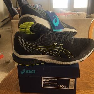 ASICS cumulus 22, brand new.
